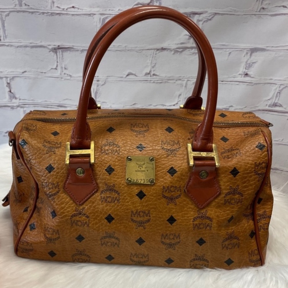 Stunning MCM Large Vintage Boston Monogram - in Excellent Condition!!